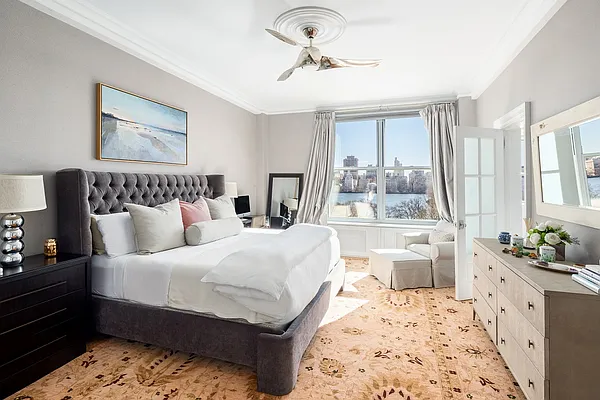 Sold by Dolly Lenz Real Estate LLC | media 33