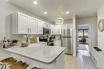 3 bed, 1100 sqft, $2,000 — Photo 4