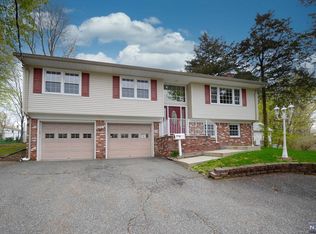 173 Island Rd, Mahwah, NJ 07430