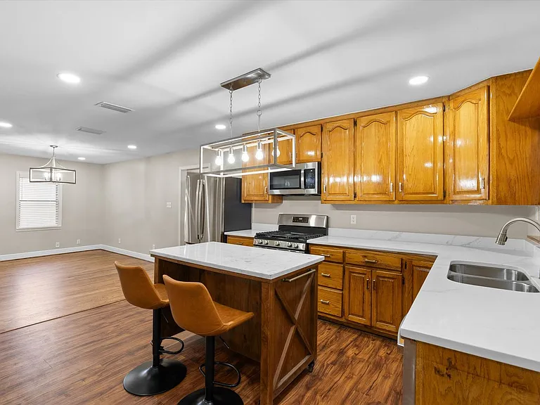 2609 Longleaf Dr — Photo 5