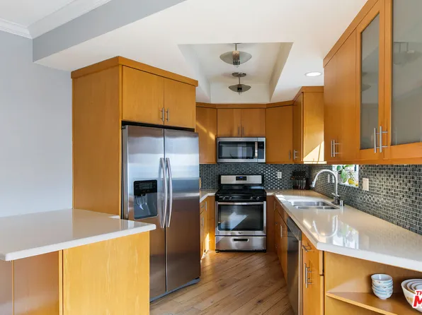 832 Palm Ave APT 105, West Hollywood, CA 90069