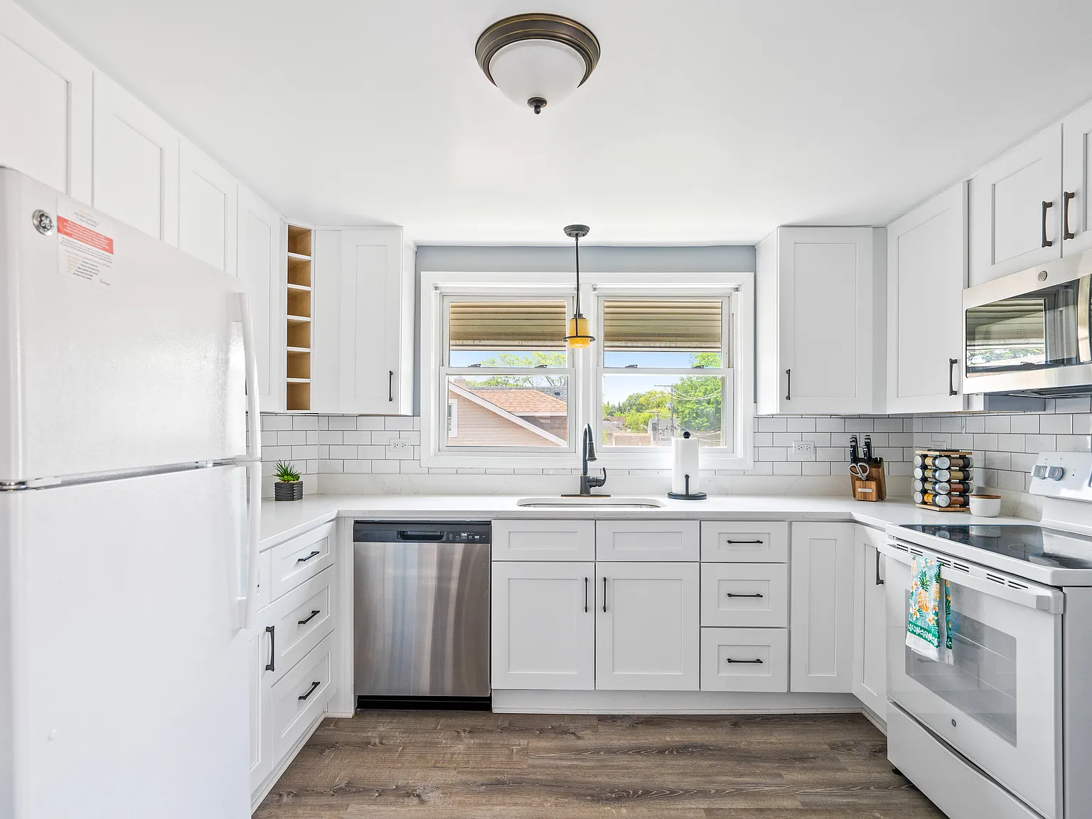 2 bed, 950 sqft, $4,000 — Photo 4
