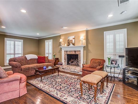 4th image of 303 Stonebridge Dr