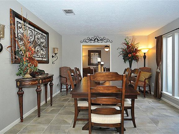 3rd image of 3518 Valley Haven Dr