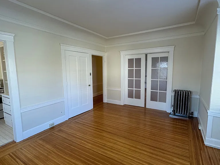 250 Irving St #9 — Photo 8