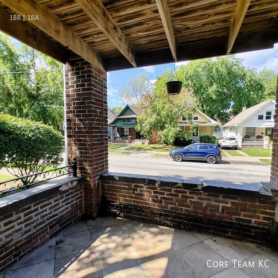 One Bedroom with Patio in West Plaza! — Photo 4