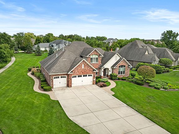 4th image of 19921 Foxborough Dr