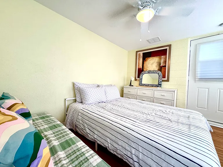 3x1 FRONTYARD RENTAL OR FULL HOUSE