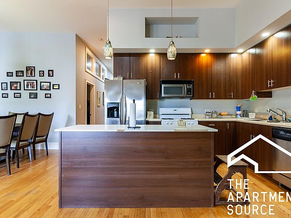 3rd image of 2358 N Clybourn Ave #2DUPLEXDOW