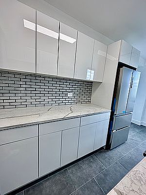 3rd image of 3103 Fairfield Ave APT 8E