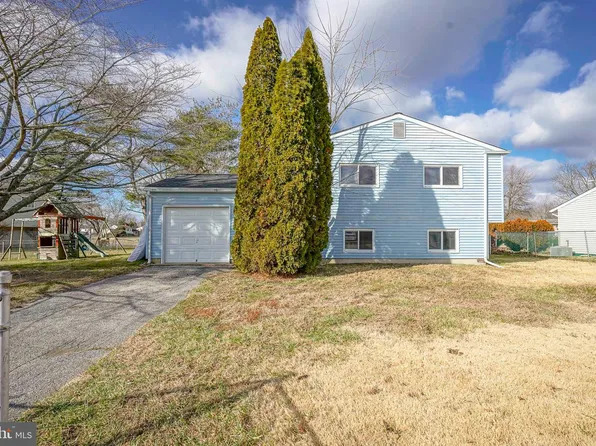 220 College Dr, Pemberton, NJ 08068