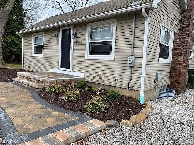 2 bed, 728 sqft, $1,400 — Photo 1