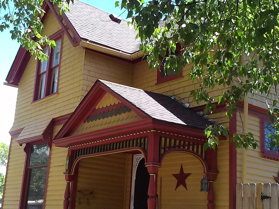 2nd image of 720 E Custer St