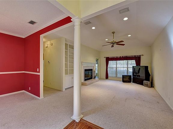 2nd image of 105 Ashwood Way