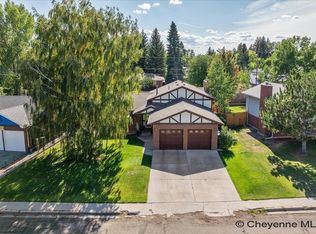3676 Foxcroft Rd, Cheyenne, WY 82001