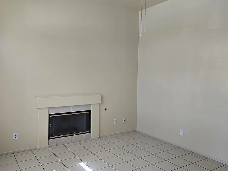 13987 El Cajon Dr — Photo 3
