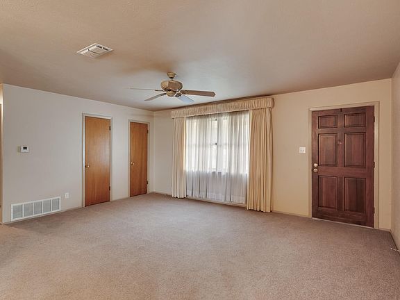 3rd image of 700 W Manes Ave