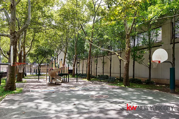 Rented by Keller Williams NYC | media 49