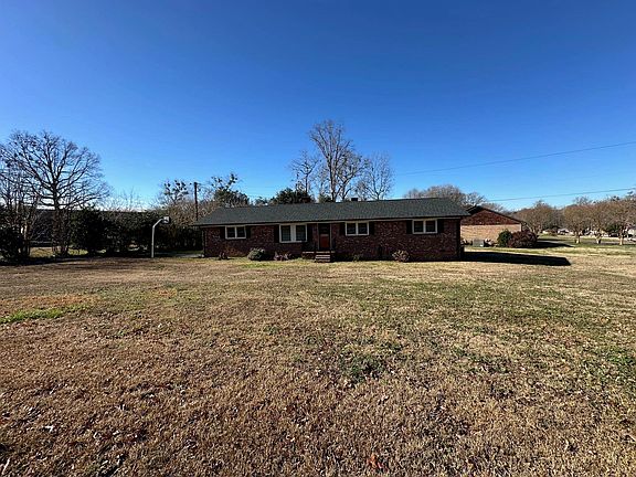 2nd image of 801 Beverly Dr