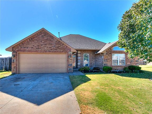 2nd image of 818 Rickwood Cir