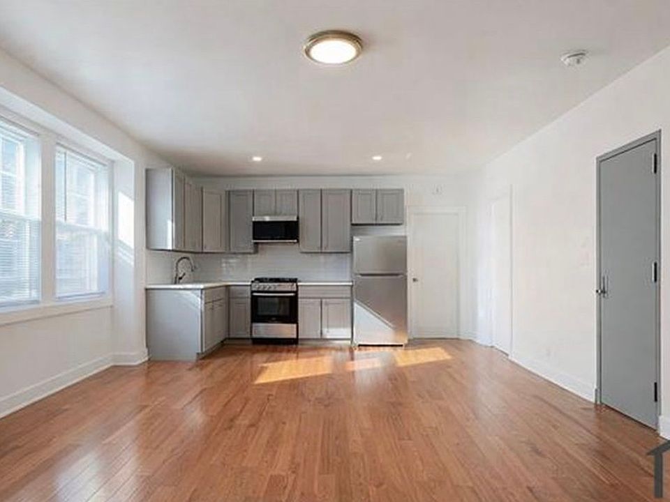 1st image of 14 Touraine Ave #2L