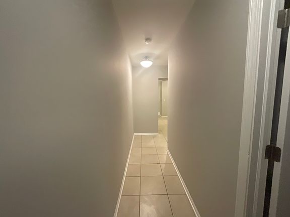 5th image of 841 W Sunnyside Ave APT 2