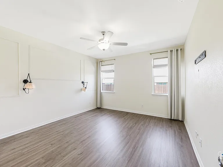 5028 Waterway Dr — Photo 9