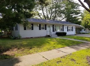 521 N Beech St, Forrest, IL 61741