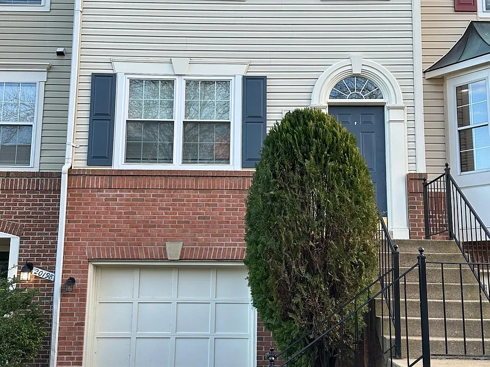 20200 Brookview Sq