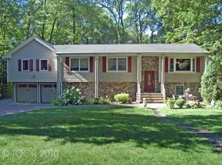 126 Midwood Ave, Allendale, NJ 07401
