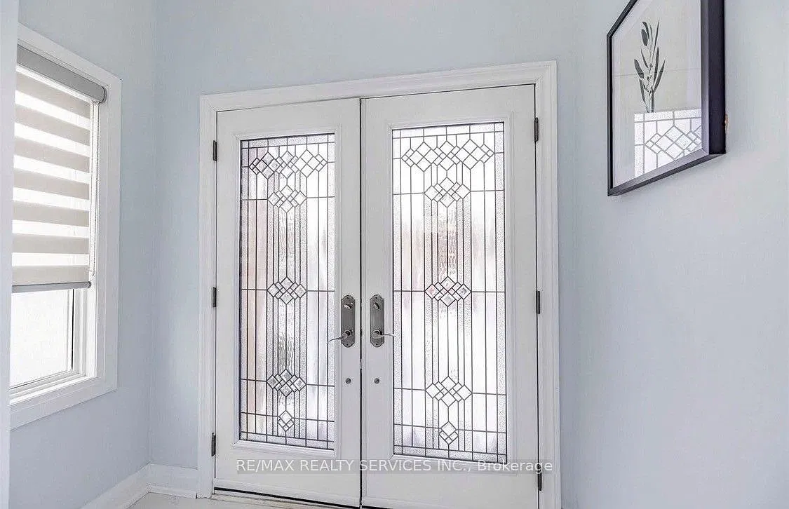 4 bed, $3,000 — Photo 2