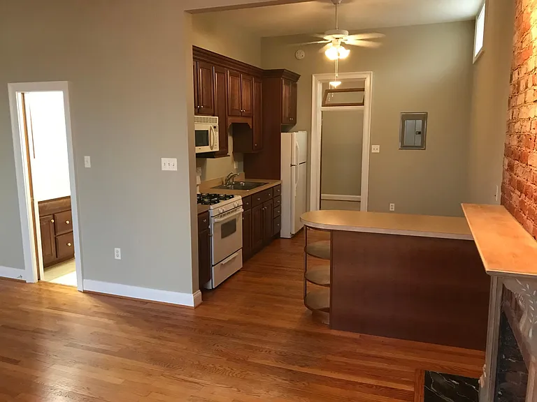 33 Main St #2 — Photo 10
