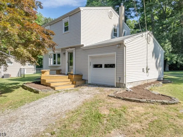 6 Arrowhead Trl, Jefferson Twp., NJ 07849