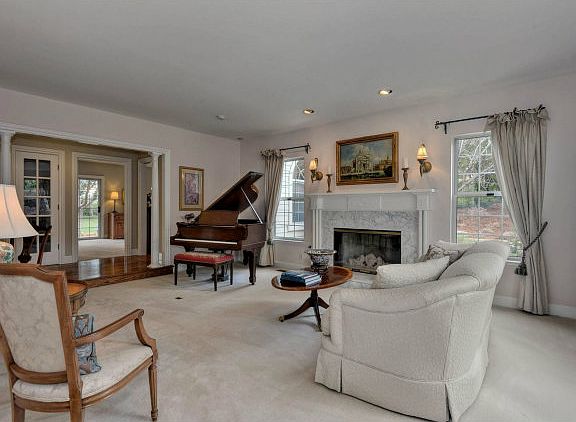 3rd image of 14861 Three Oaks Ct
