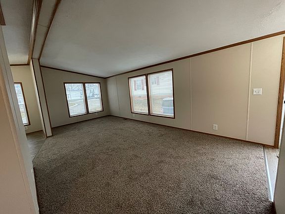 5th image of 227 McAuliffe Dr #227
