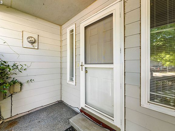 5th image of 11420 NE 30th Cir