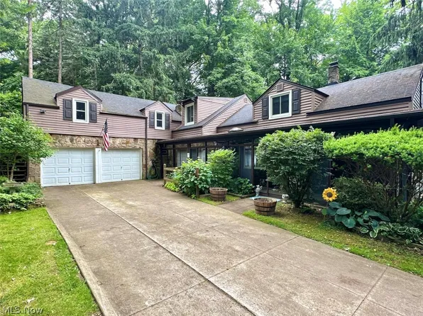 6466 Evergreen Dr, Independence, OH 44131