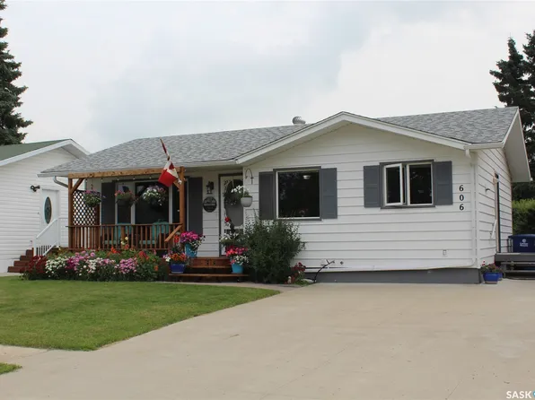 606 2nd Street W, Wilkie, SK S0K 4W0