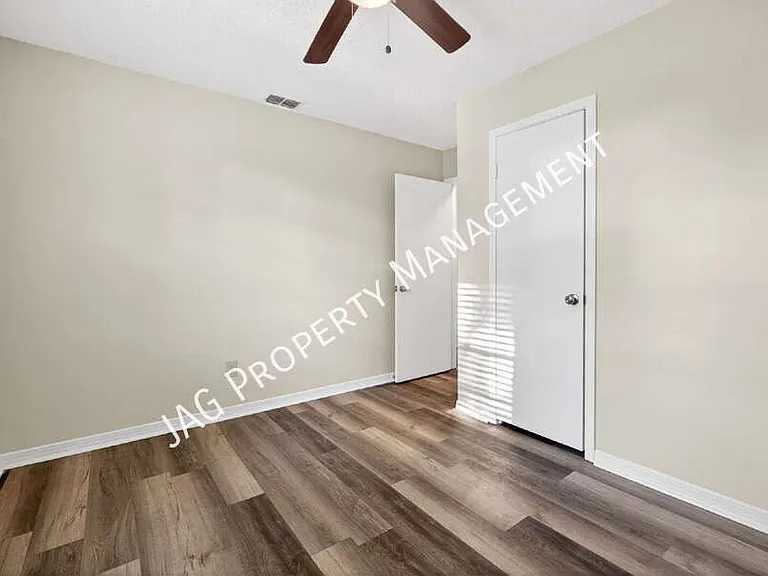 482 Bentwood Ln #C — Photo 13