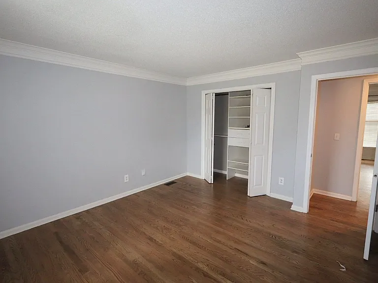 8231 Lake Terrace Dr — Photo 5