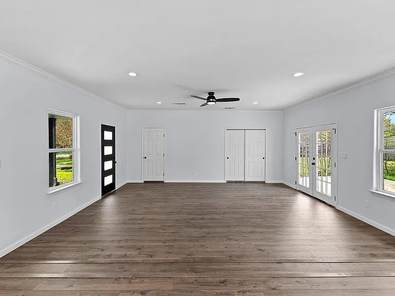 1307 Yorkshire Dr — Photo 15