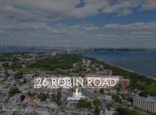 26 Robin Rd, Staten Island, NY 10305