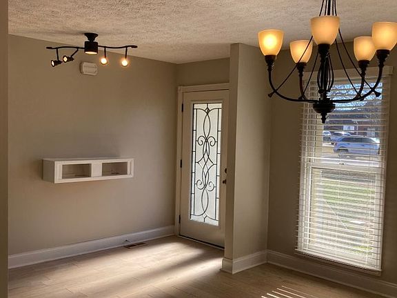 2nd image of 1731 Hollow Oak Dr