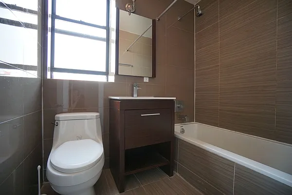 Rented by Miron Realty Group | media 7