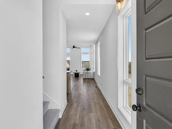 9310 Freedom St, Lenexa, KS 66227