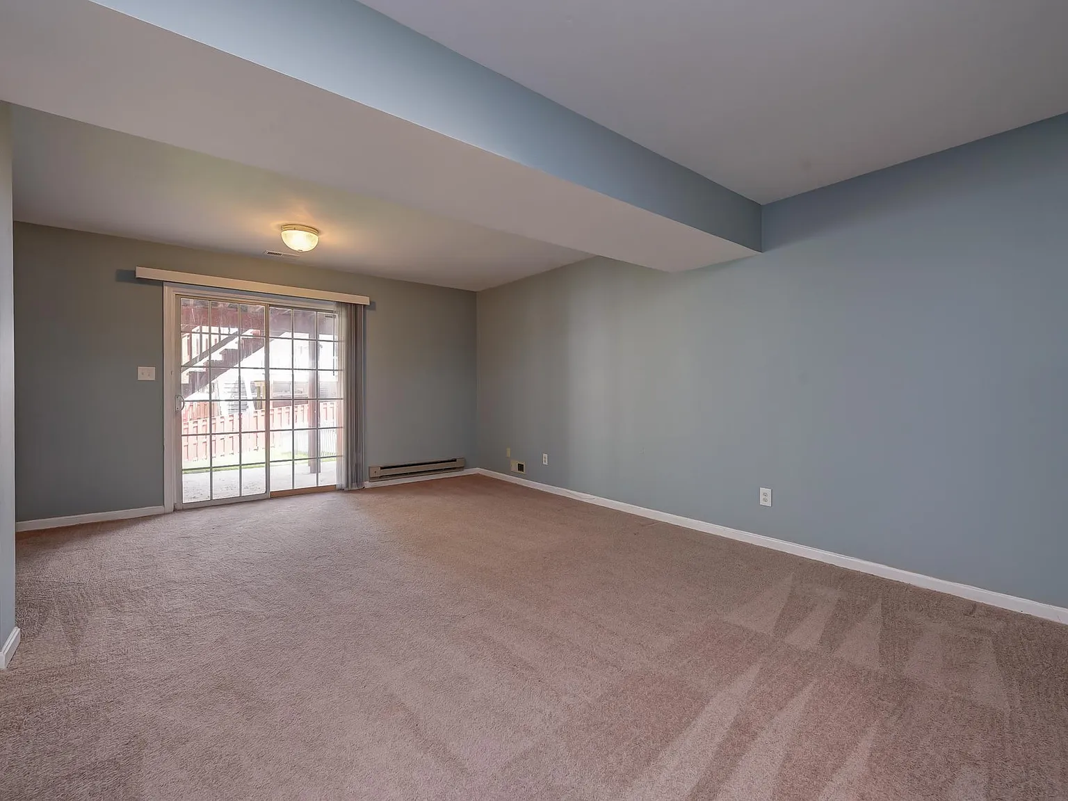 3 bed, 1248 sqft, $2,700 — Photo 4