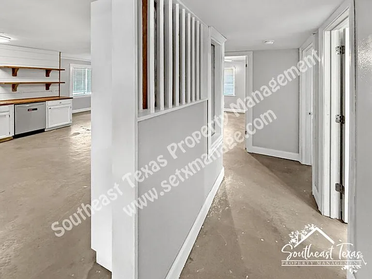 428 S 37th St — Photo 7