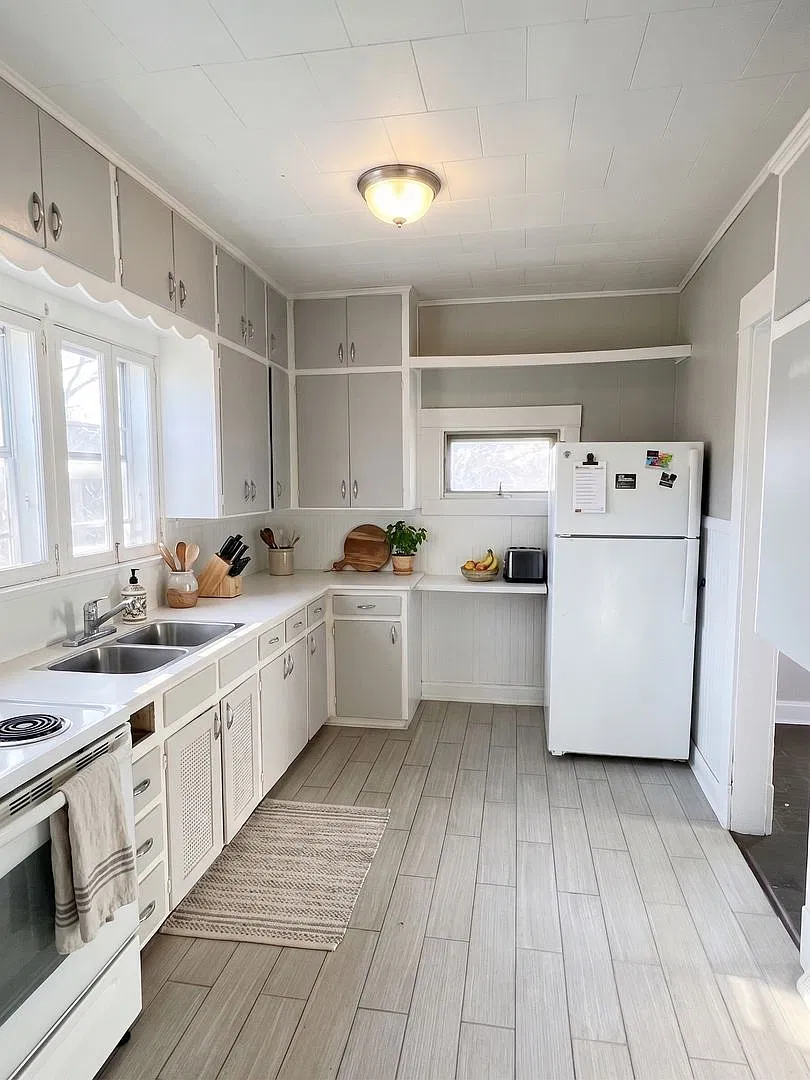 Charming & Spacious 3-Bedroom Home — Photo 3