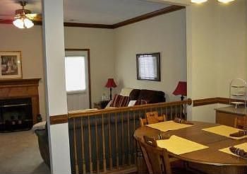 4th image of 864 Creekside Cres