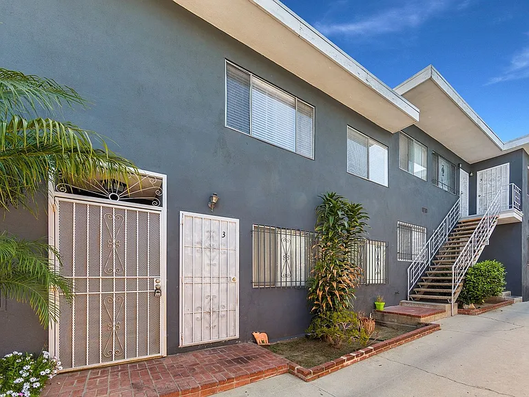 421 Venice Way — Photo 4
